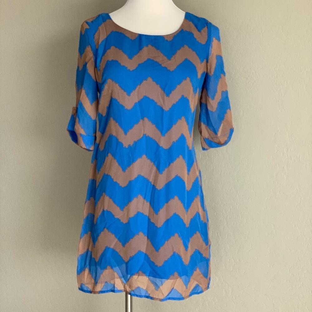 Chevron striped dress with sleeves